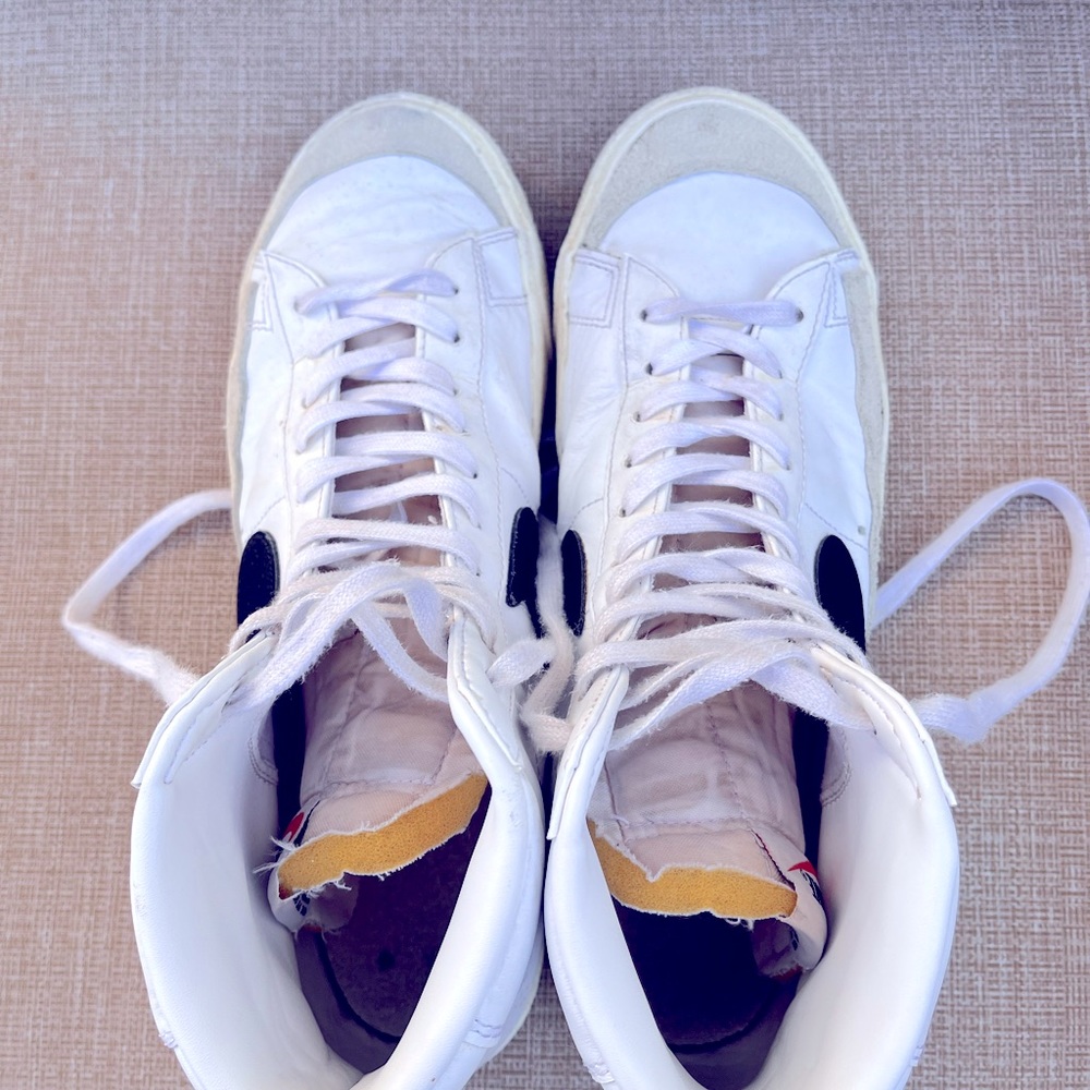 Men’ Nike Mid ‘77 Vintage Sneakers